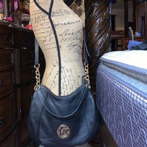 **SOLD**BLACK PEBBLED MICHAEL KORS CROSSBODY PURSE